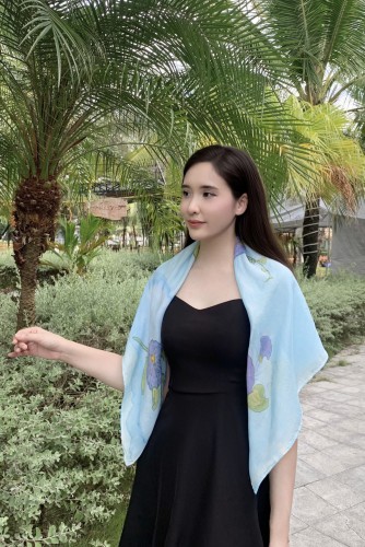 Khăn lụa tơ tằm vẽ tay – khăn lụa vuông vẽ hoa muống biển