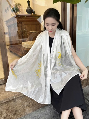 Khăn lụa tơ tằm vẽ tay – khăn lụa dài vẽ hoa quỳnh 