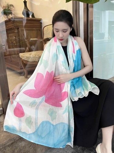 Khăn lụa tơ tằm vẽ tay – khăn lụa dài vẽ hoa sen hồng