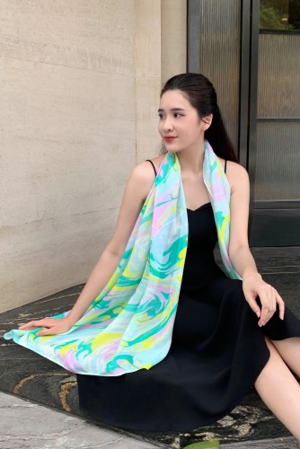 KHĂN LỤA TƠ TẰM THỦY ẤN HỌA – NHUỘM THỦ CÔNG ĐỘC BẢN – QUÀ TẶNG CAO CẤP